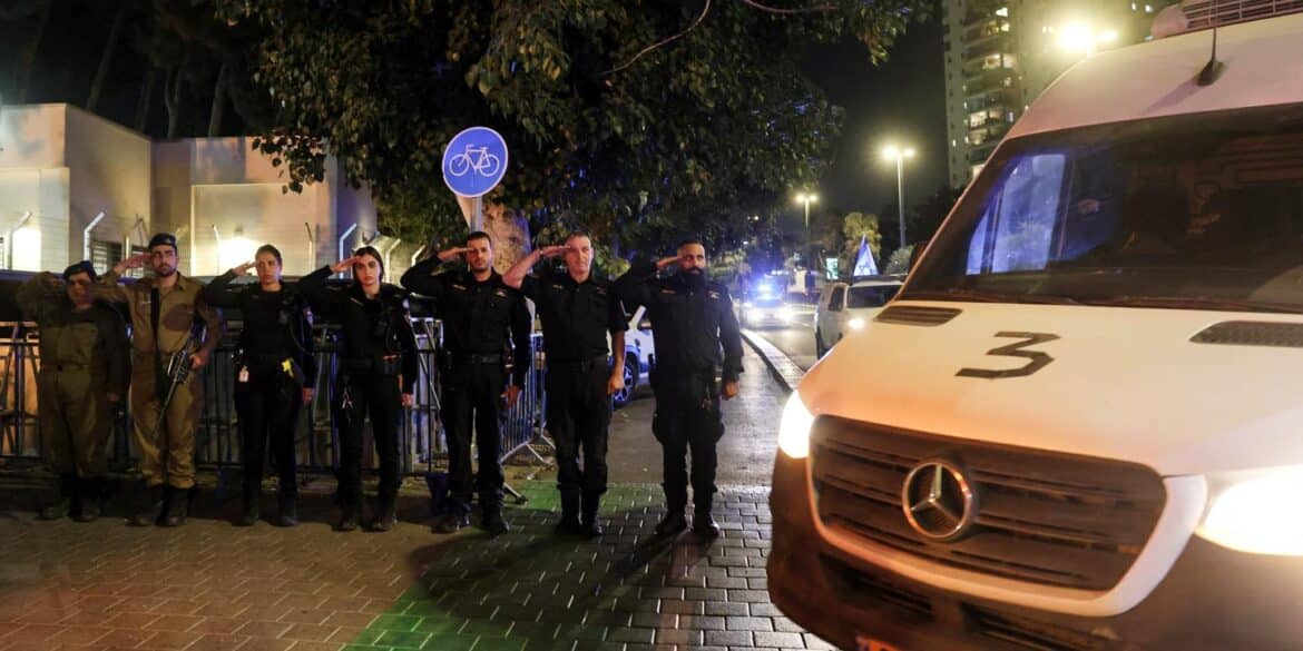 Israël Identifie Deux Otages Retrouvés à Gaza Gaza: Israël Identifies Two Hostages Found on Thursday.