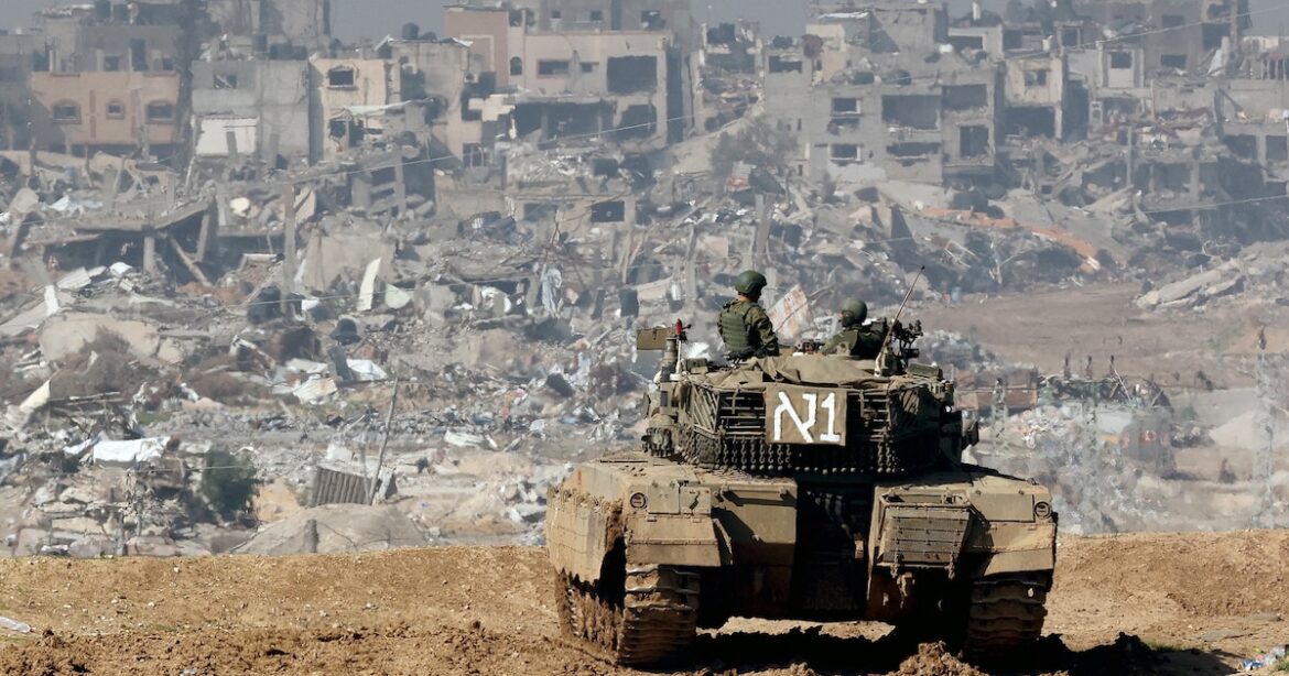 Les États Unis annoncent une aide militaire de 21,7 milliards de dollars à Israël. Les États-Unis renforcent leur soutien à Israël avec 21,7 milliards de dollars d'aide militaire.