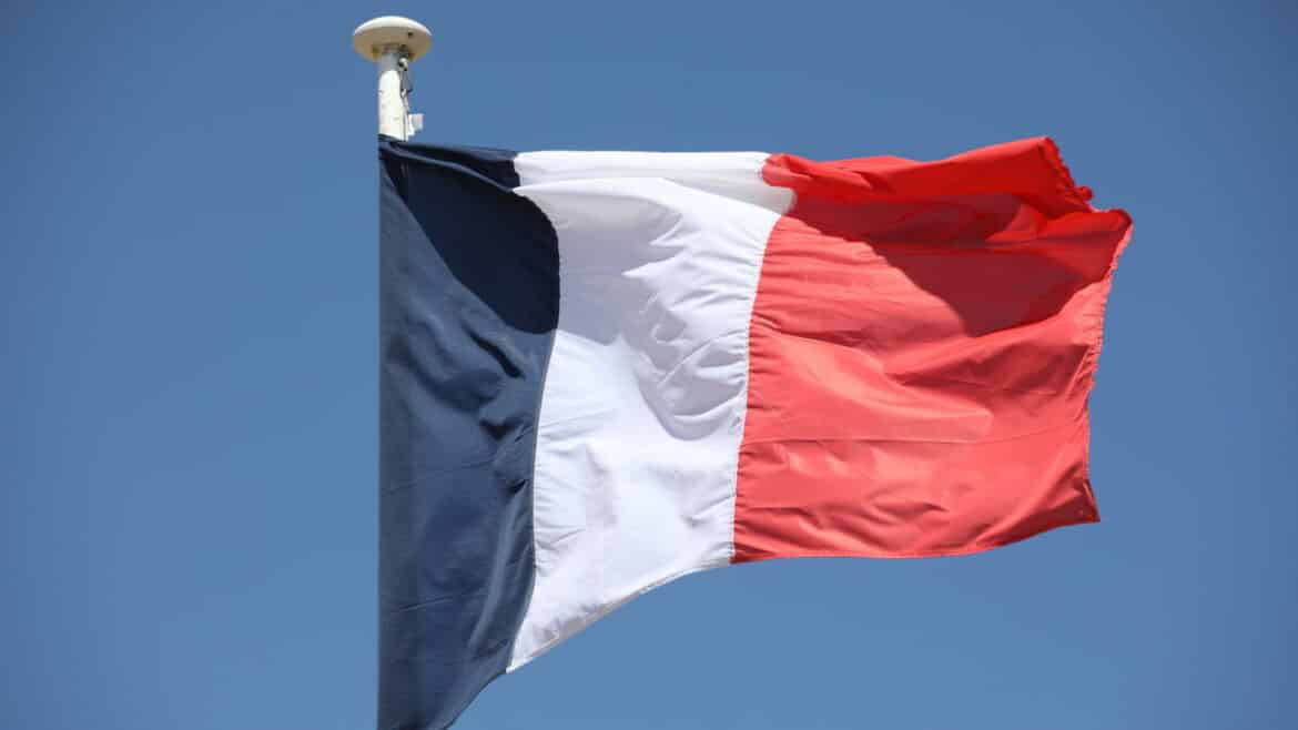 Un jeune homme de 19 ans face à la justice pour provocation avec un drapeau SS en Corrèze Condamnation d'un jeune homme pour provocation avec un drapeau SS en Corrèze