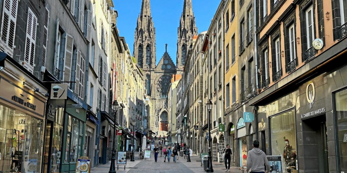 Municipales : Clermont-Ferrand, Tulle, Aurillac… un tournant vers la droite ?