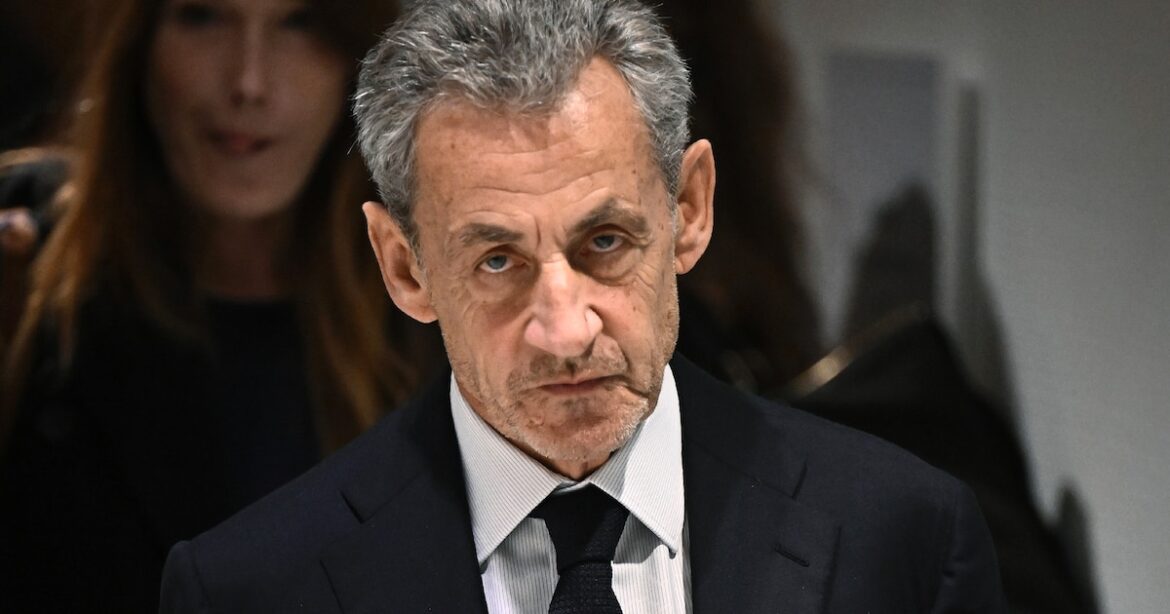 Les Échos des Lecteurs sur le Complot Contre Sarkozy