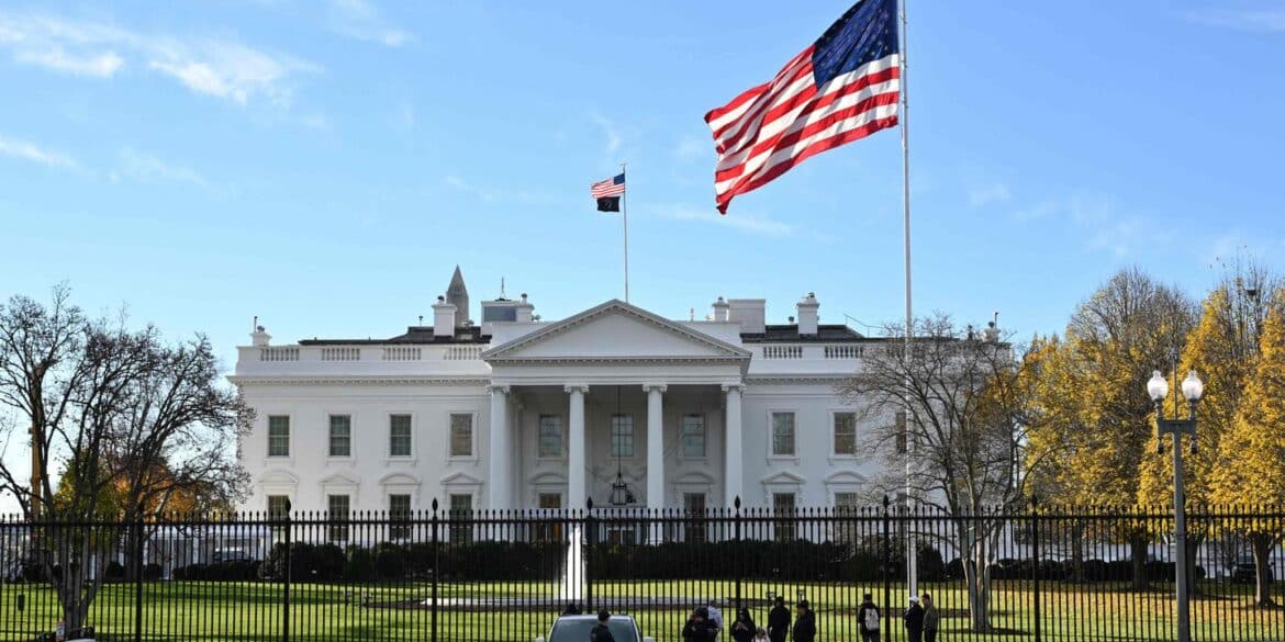 Trump Renforce les Mesures Migratoires Après l'Attaque de Washington