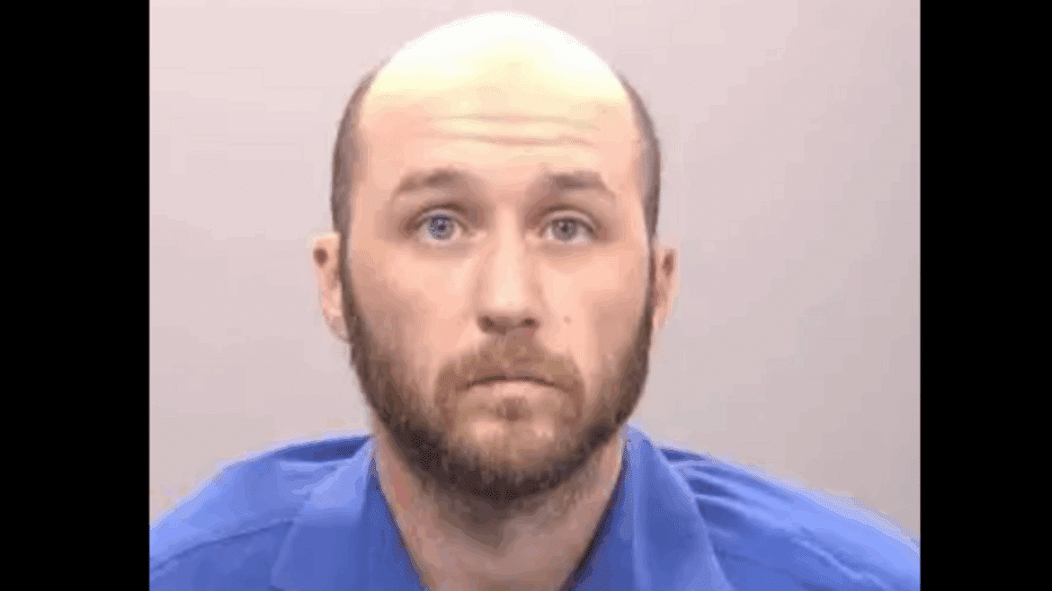 « Un père ivre laisse sa fille de 2 ans dans une voiture en flammes »