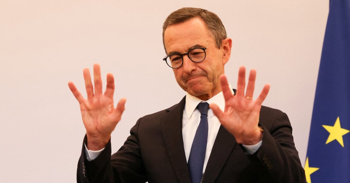 Conflits politiques et enjeux d'identité : entre 'sans papier' et tensions à LFI