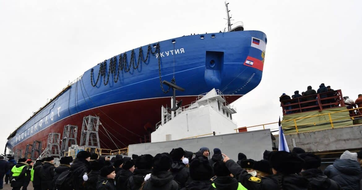 Stalingrad : Le Titan des Océans Érigé à Saint-Pétersbourg