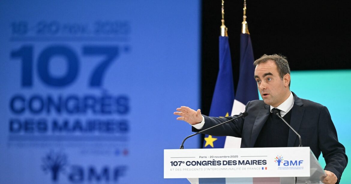 Une prime de 500 euros pour les maires : l'initiative de Sébastien Lecornu.