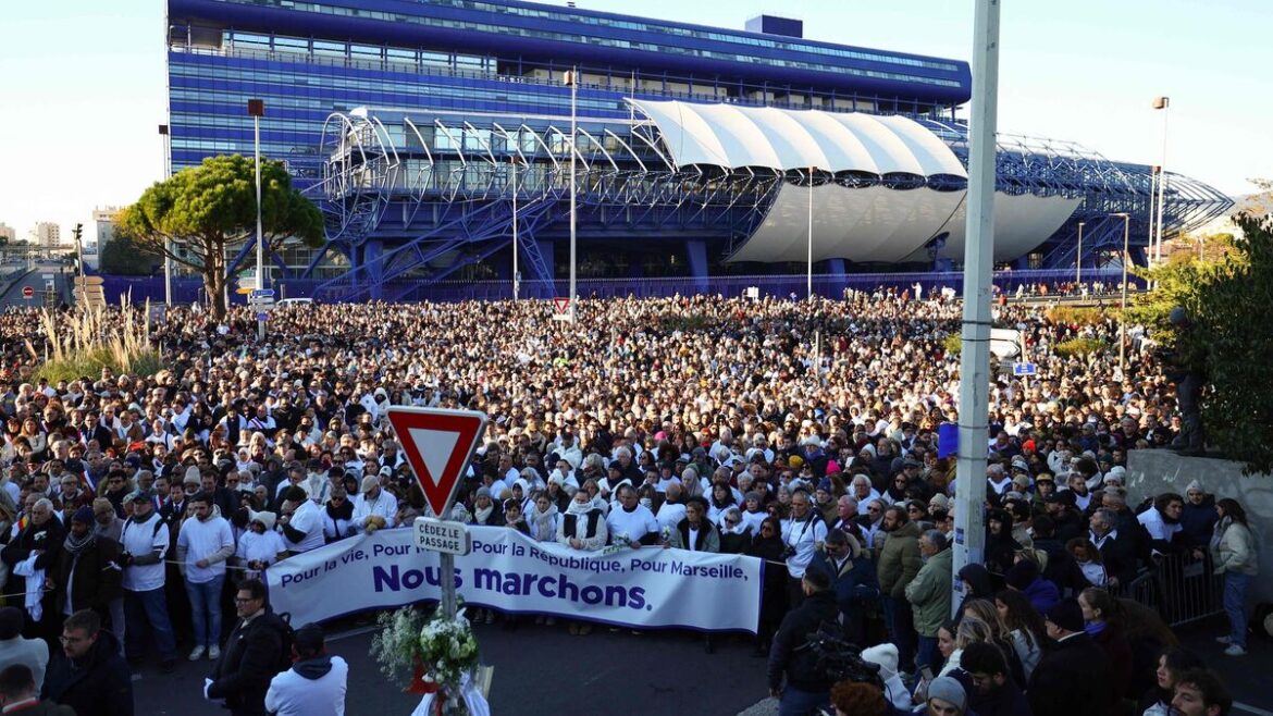 Marseille s'unit pour célébrer Mehdi Kessaci : un élan de solidarité de 6 000 âmes