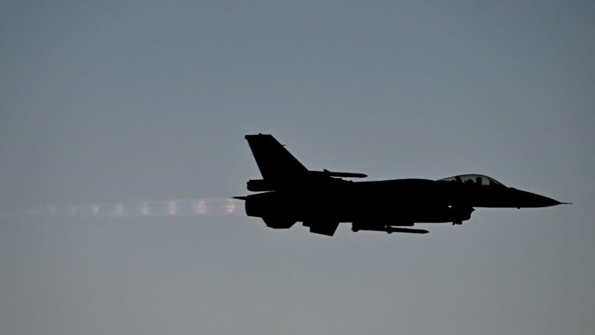 Réaction Roumaine : Chasseurs en alerte contre les drones ukrainiens