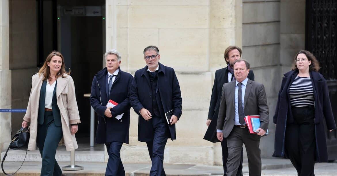 La dissidence à gauche : tensions croissantes dans la quête de 2027.