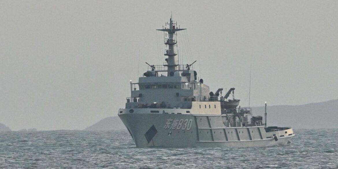 La Chine renforce ses exercices militaires autour de Taïwan, imitant une offensive maritime.