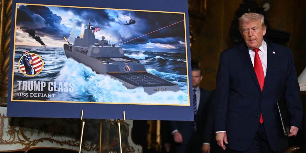 Donald Trump présente sa propre flotte de navires de guerre.